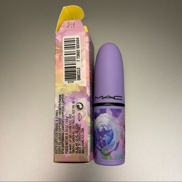 MAC Forget-Me-Naughty Lipstick - Picture 4 of 12